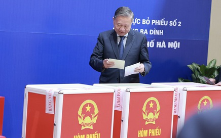 Party General Secretary casts ballot in Ba Dinh ward