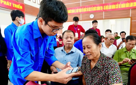 Ha Noi pioneers digital transformation of public services