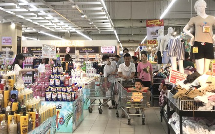 Doanh nghiệp bán lẻ sẵn sàng nguồn cung, kích cầu tiêu dùng dịp 30/4-1/5