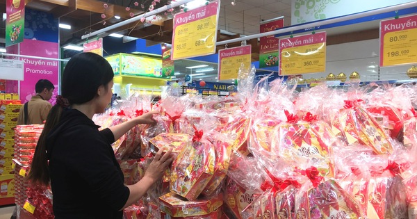 Nhiều siêu thị tăng giờ bán, hoạt động xuyên Tết