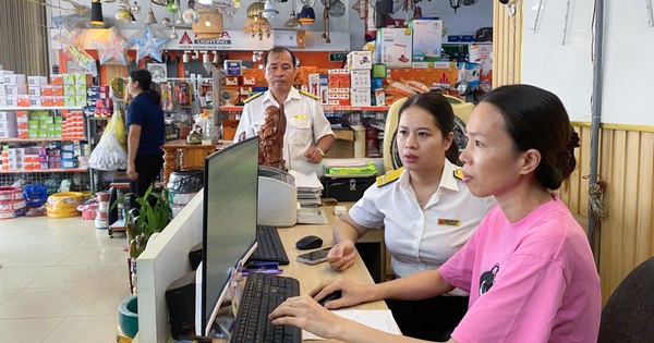 Tháo gỡ vướng mắc cho các hộ kinh doanh trong chuyển đổi mô hình và kê khai thuế