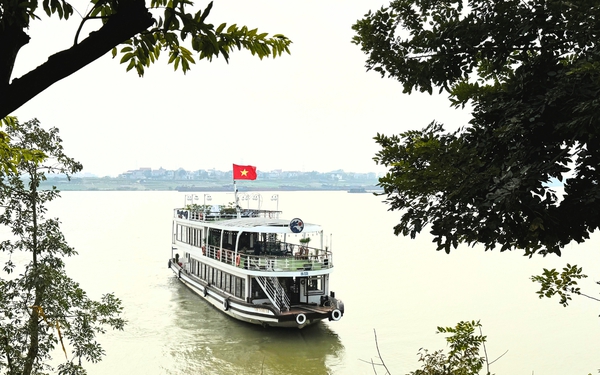 H&#224; Nội tr&#234;n h&#224;nh tr&#236;nh đ&#225;nh thức tiềm năng du lịch đường thủy