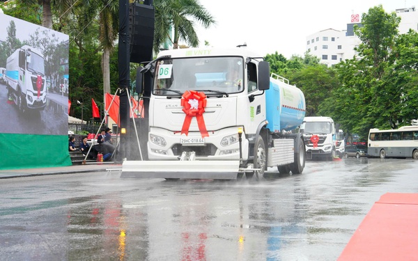 Làm sạch đẹp Thủ đô chào mừng dịp kỷ niệm các ngày lễ lớn