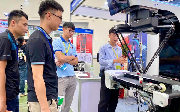 Khẳng định vai trò nòng cốt trong phát triển kinh tế-xã hội Thủ đô