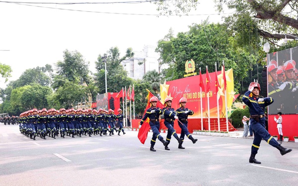 Từ những người lính cứu hỏa đầu tiên đến lực lượng PCCC Thủ đô hiện đại