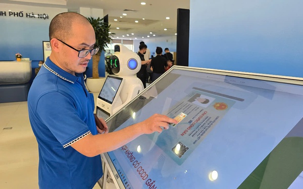 Hà Nội: 12 thủ tục hành chính, dịch vụ công được tiếp nhận hồ sơ theo hình thức trực tuyến