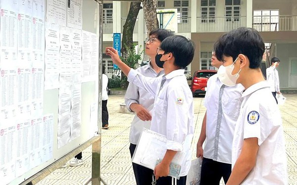 Hà Nội công bố điểm chuẩn vào lớp 10 các trường chuyên năm học 2026-2027