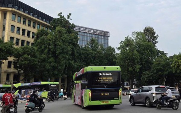 Hà Nội miễn phí xe buýt, bố trí 220 điểm gửi xe trong vùng phát thải thấp