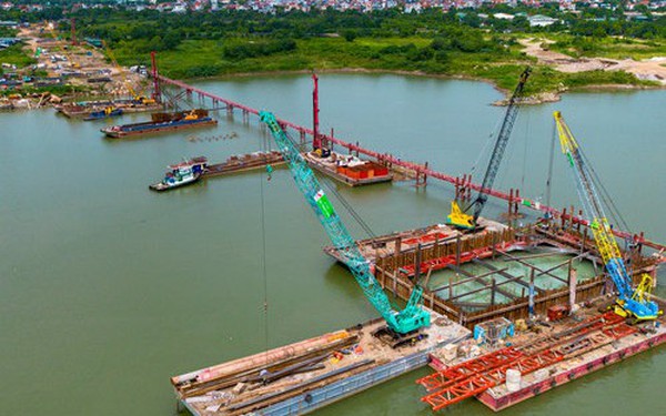 Hà Nội đốc thúc tiến độ thi công 8 cây cầu vượt sông