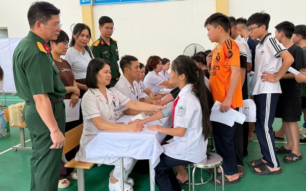 Khám sức khỏe ngay tại trường: Phát hiện sớm, can thiệp sớm, bảo vệ tương lai học sinh