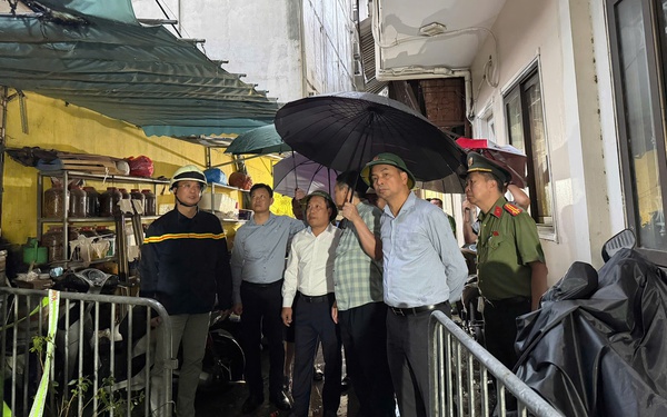 Chủ tịch UBND thành phố Hà Nội yêu cầu khẩn trương khắc phục hậu quả vụ cháy tại Tây Hồ