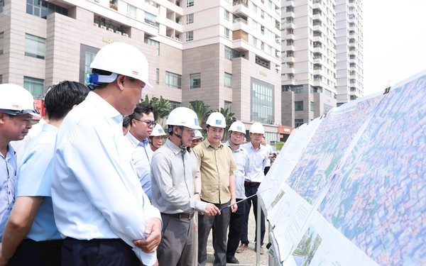 Thi công '3 ca, 4 kíp', quyết tâm thông xe kỹ thuật Vành đai 2.5 dịp 10/10