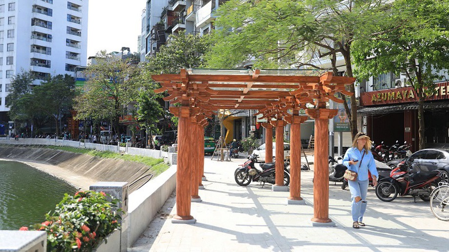 Ngoc Khanh Lake pedestrian zone opens