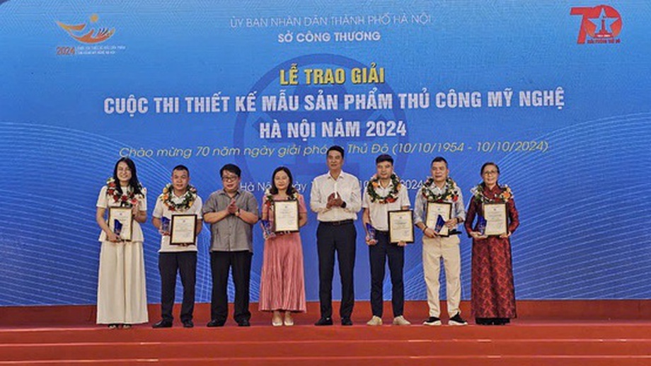 Ha Noi honors 90 handicraft designs  