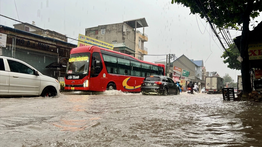 Ha Noi urged to adopt ‘sponge city’ model to mitigate flooding