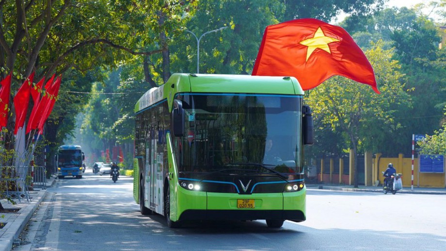 Ha Noi targets 30% public transport use to ease traffic congestion