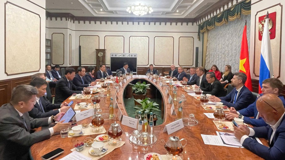 Ha Noi promotes cooperation with Russia in urban railway development