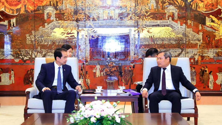 Ha Noi Chairman hosts Chinese Ambassador