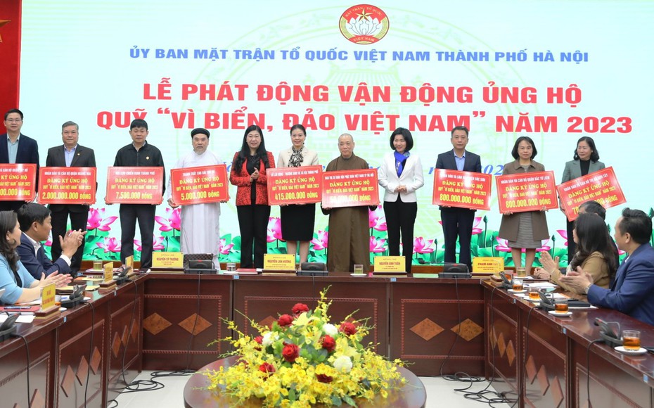 H&#224; Nội ph&#225;t động ủng hộ Quỹ &#39;V&#236; biển, đảo Việt Nam&#39; năm 2023