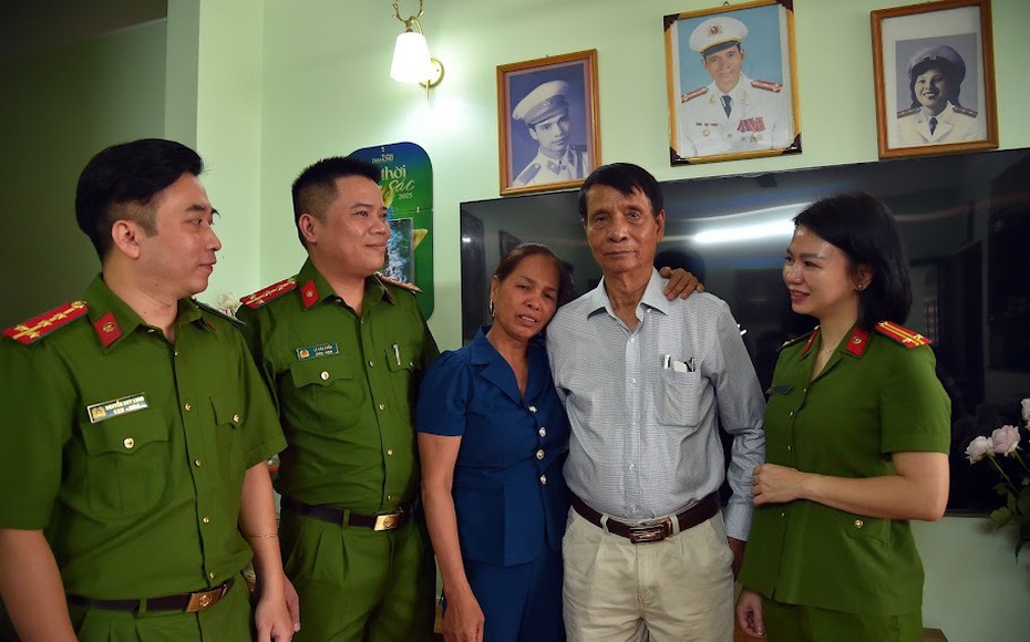 Cuộc đo&#224;n tụ &#39;kỳ diệu&#39; giữa l&#242;ng Thủ đ&#244; sau hơn 57 năm thất lạc gia đ&#236;nh