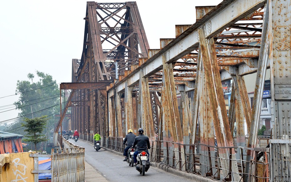 Hà Nội: Cấm phương tiện lưu thông trên cầu Long Biên trong 2 tháng để sửa chữa