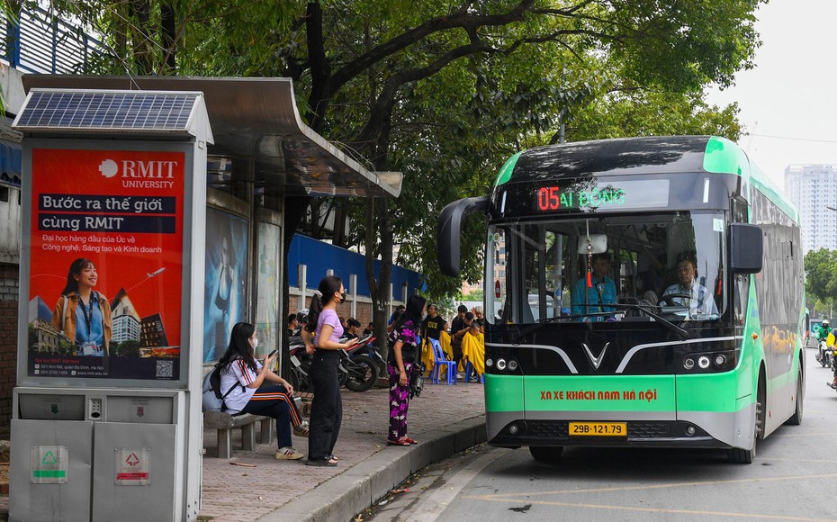 Hà Nội ưu tiên phát triển vận tải xanh, từng bước hạn chế xe cá nhân